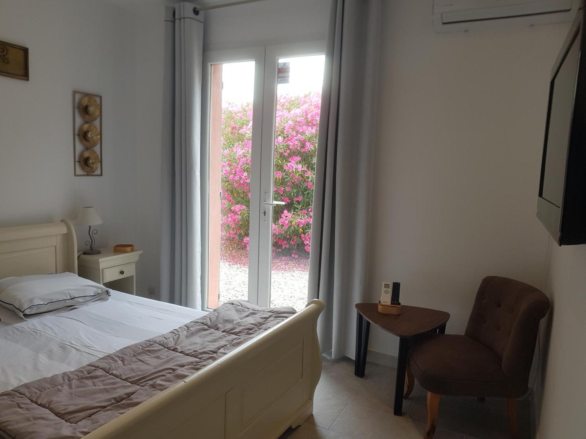 Les Lezards 2 Au Soleil Draguignan Bed and Breakfast Exteriör bild